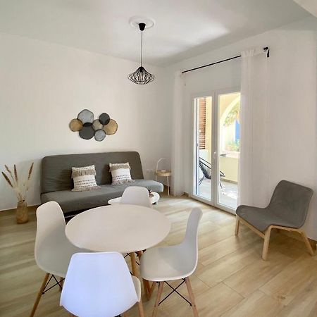 Batsi Seaside Apartment エクステリア 写真